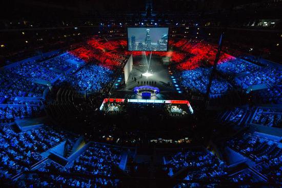 Perkz更新推特放出19年G2五人组合照，并配文： 训练赛进展顺利，等不及LEC了。