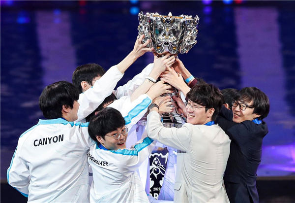 LPL今日首发：WE更换辅助Kedaya Ale被换下PandaC登场