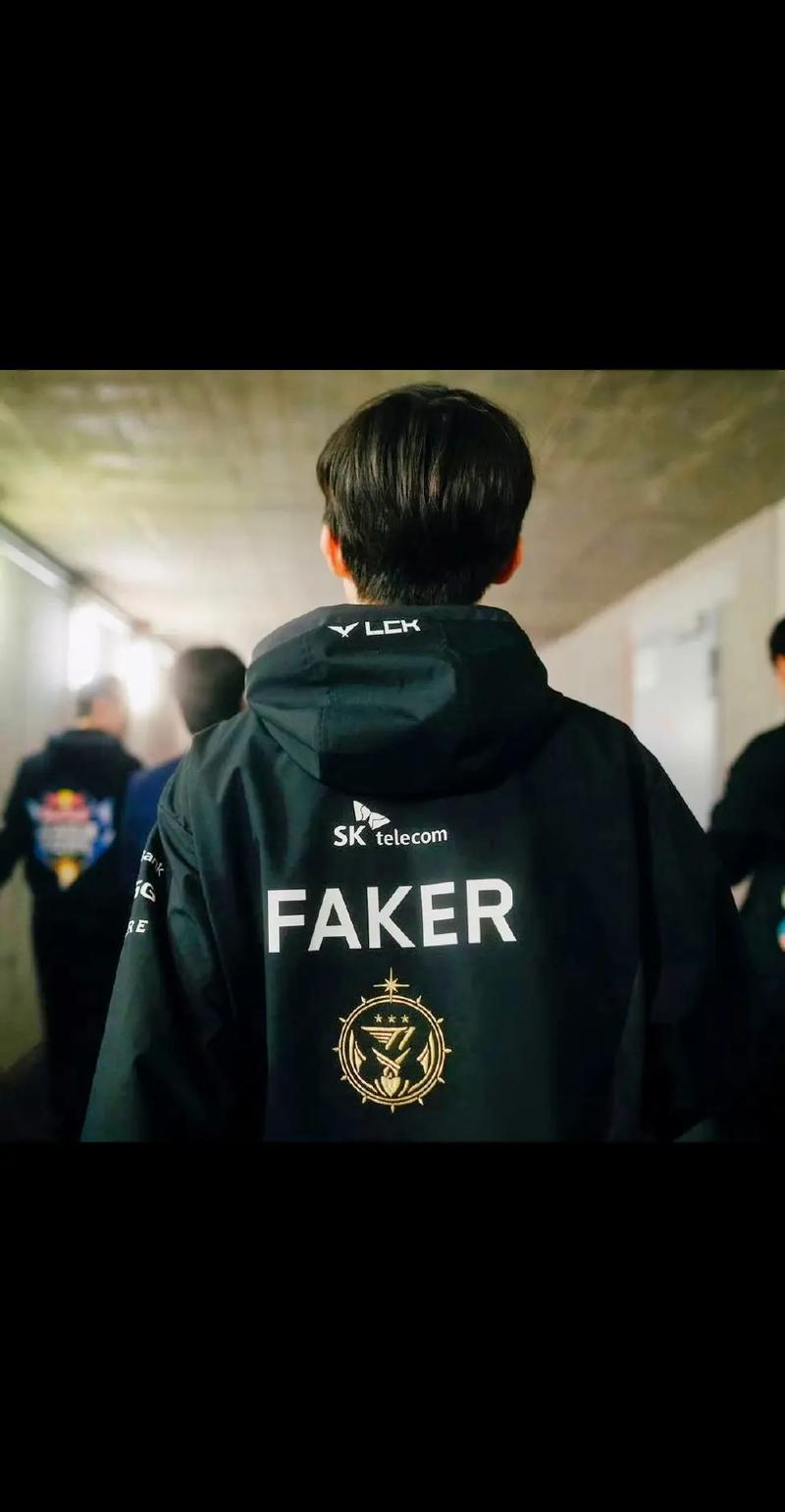 Thorin总结了FaZe在Major的表现，并评估了broky和s1mple的前景