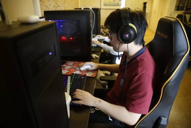 Dexter ： RMR给我们带来了太大的压力