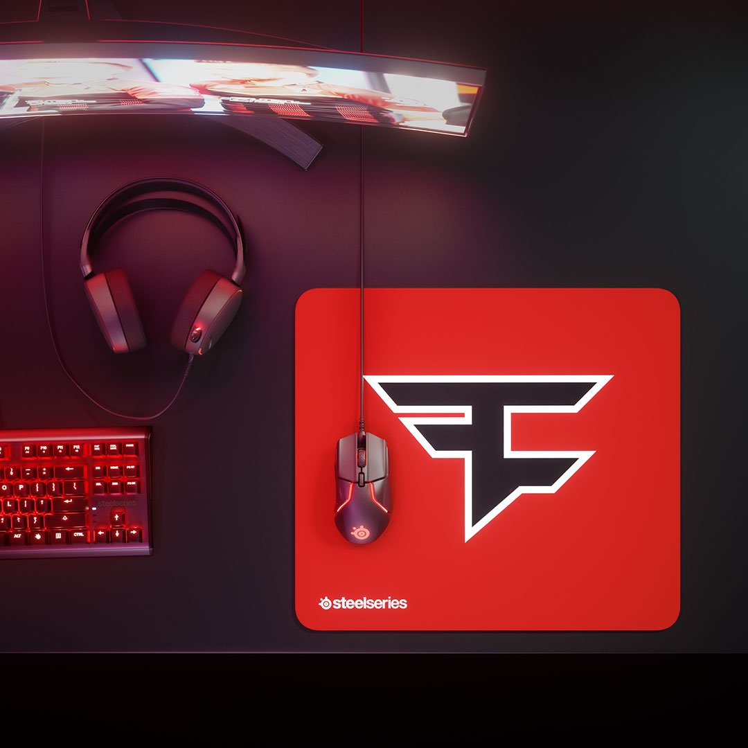 完整的神队伍？OBGG已将 GALA 归类到 Invictus Gaming ，与 TheShy 、 JIEJIE 和 rookie 并列。